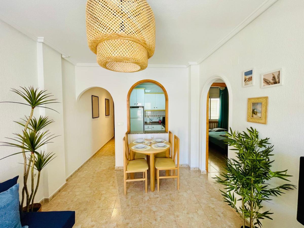 El Papagayo Apartment 2 Mins Walking To The Beach Torrevieja Zewnętrze zdjęcie
