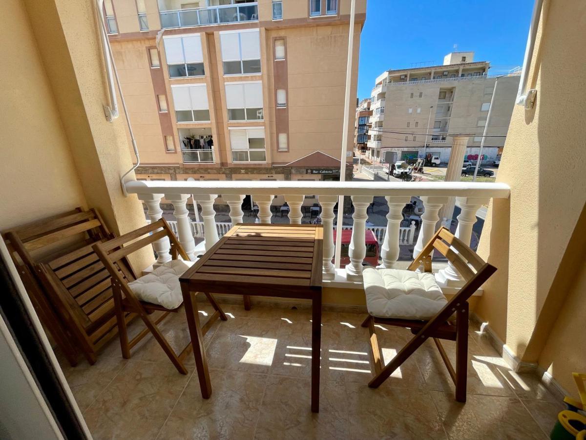 El Papagayo Apartment 2 Mins Walking To The Beach Torrevieja Zewnętrze zdjęcie